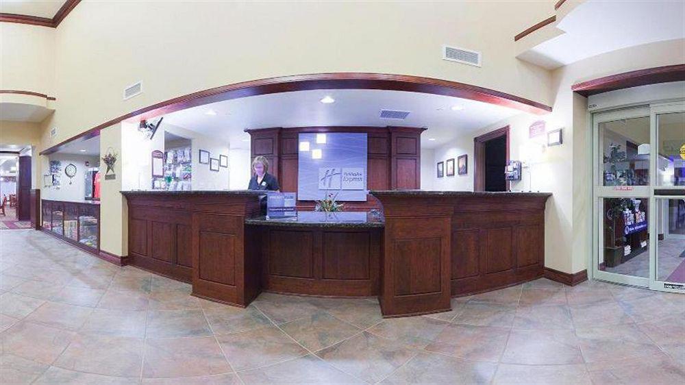 Holiday Inn Express & Suites Wausau By Ihg Weston Esterno foto