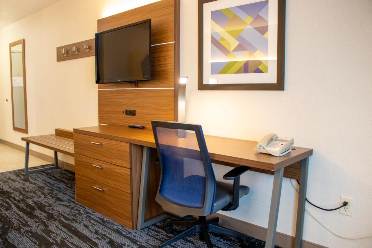 Holiday Inn Express & Suites Wausau By Ihg Weston Esterno foto