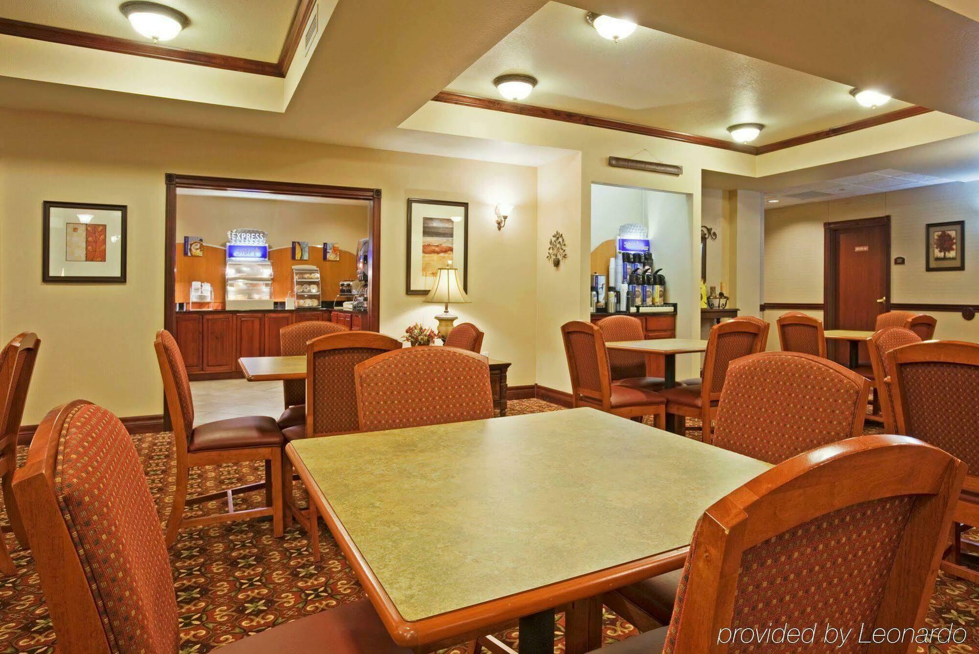Holiday Inn Express & Suites Wausau By Ihg Weston Esterno foto
